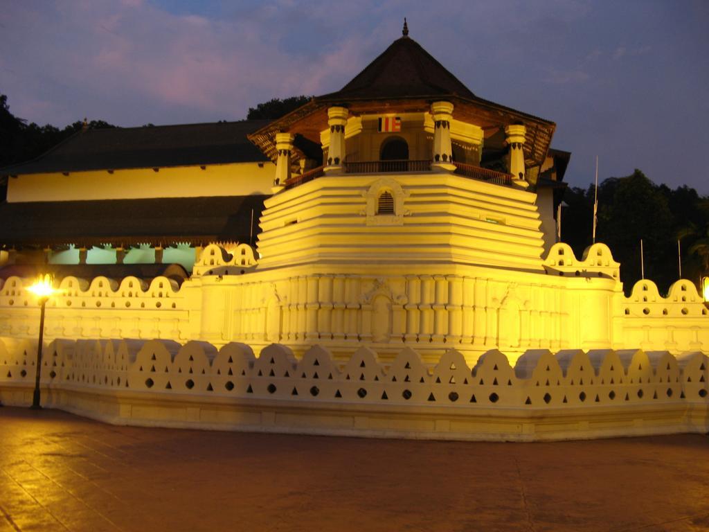 The Buena Vista Kandy Exterior foto